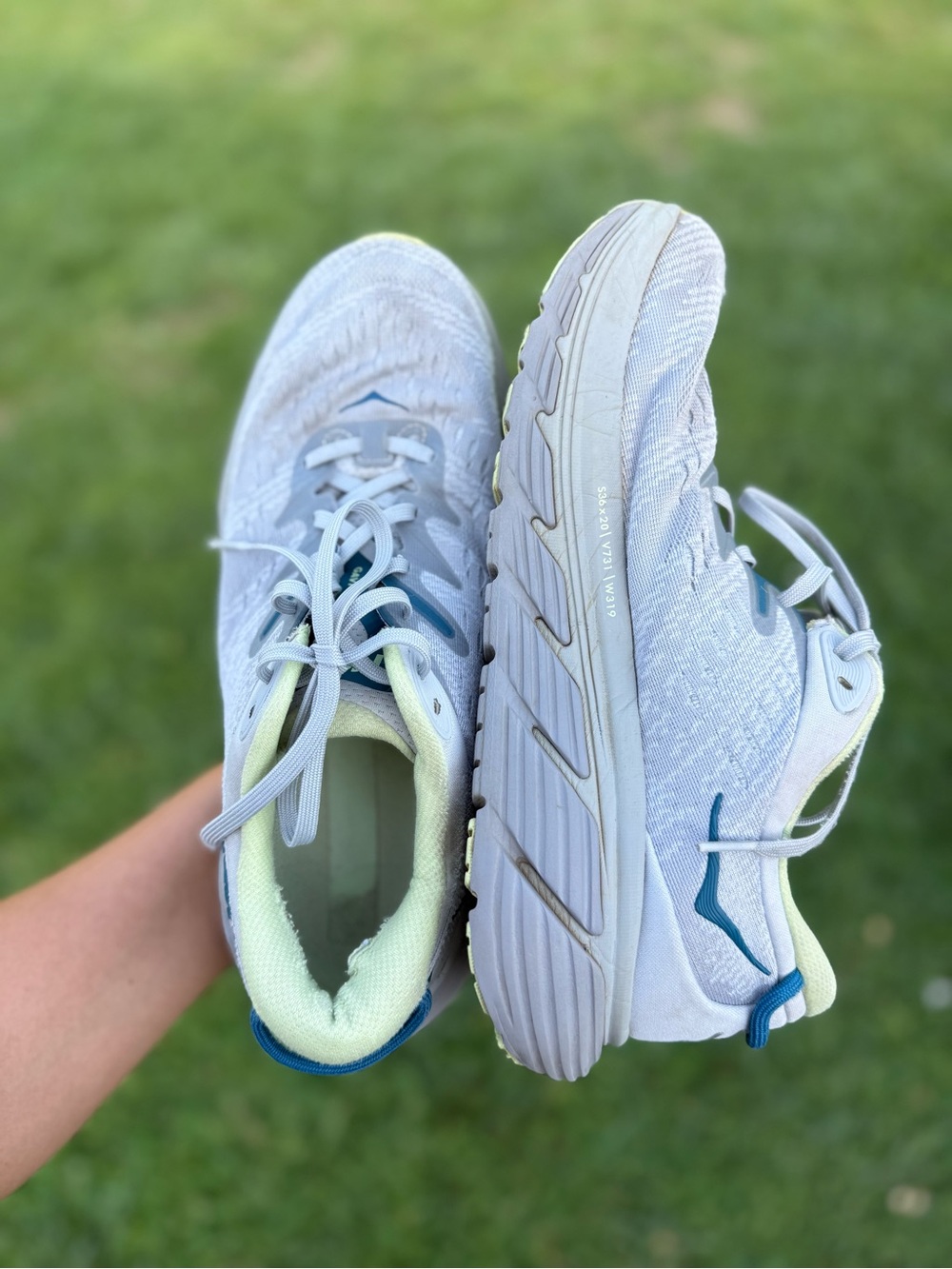 HOKAS Men’s Size 9